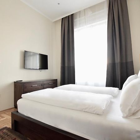 Luxury Apartment By Hi5 - Kiraly Street Suite บูดาเปสต์ ภายนอก รูปภาพ