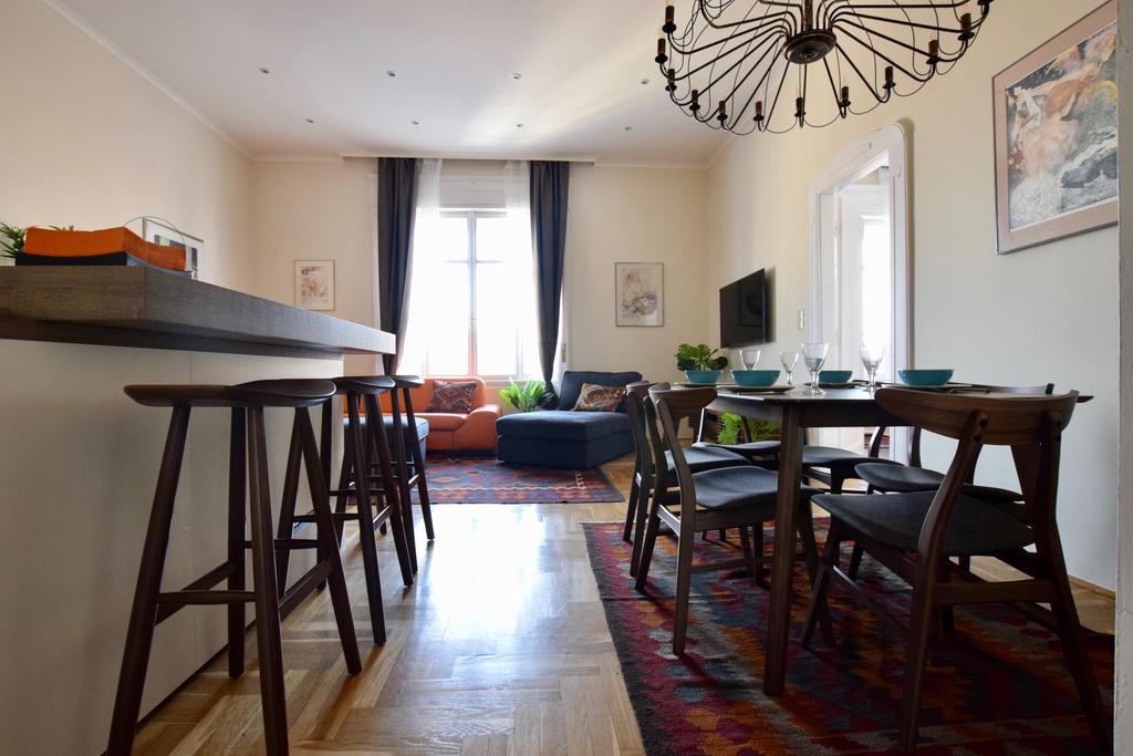 Luxury Apartment By Hi5 - Kiraly Street Suite บูดาเปสต์ ภายนอก รูปภาพ