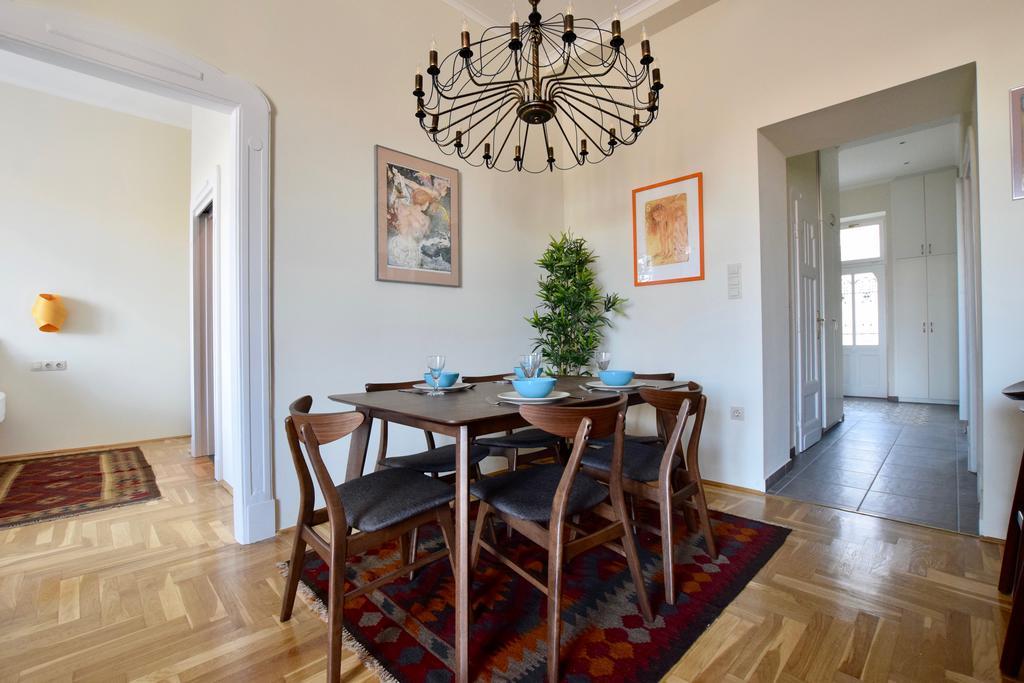 Luxury Apartment By Hi5 - Kiraly Street Suite บูดาเปสต์ ภายนอก รูปภาพ