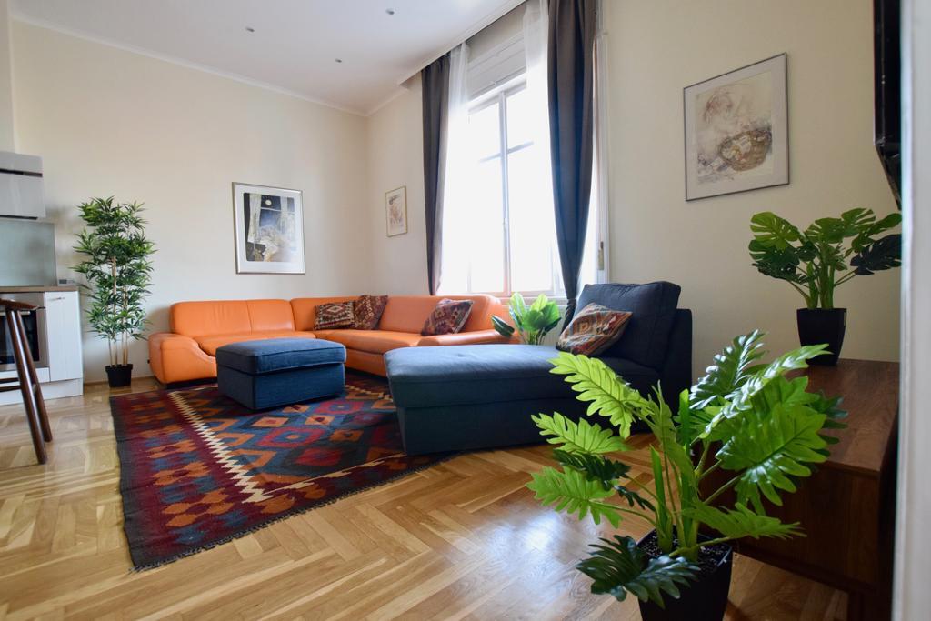 Luxury Apartment By Hi5 - Kiraly Street Suite บูดาเปสต์ ภายนอก รูปภาพ
