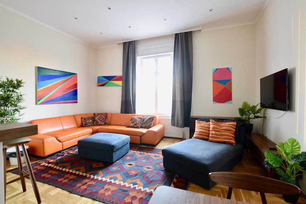 Luxury Apartment By Hi5 - Kiraly Street Suite บูดาเปสต์ ภายนอก รูปภาพ