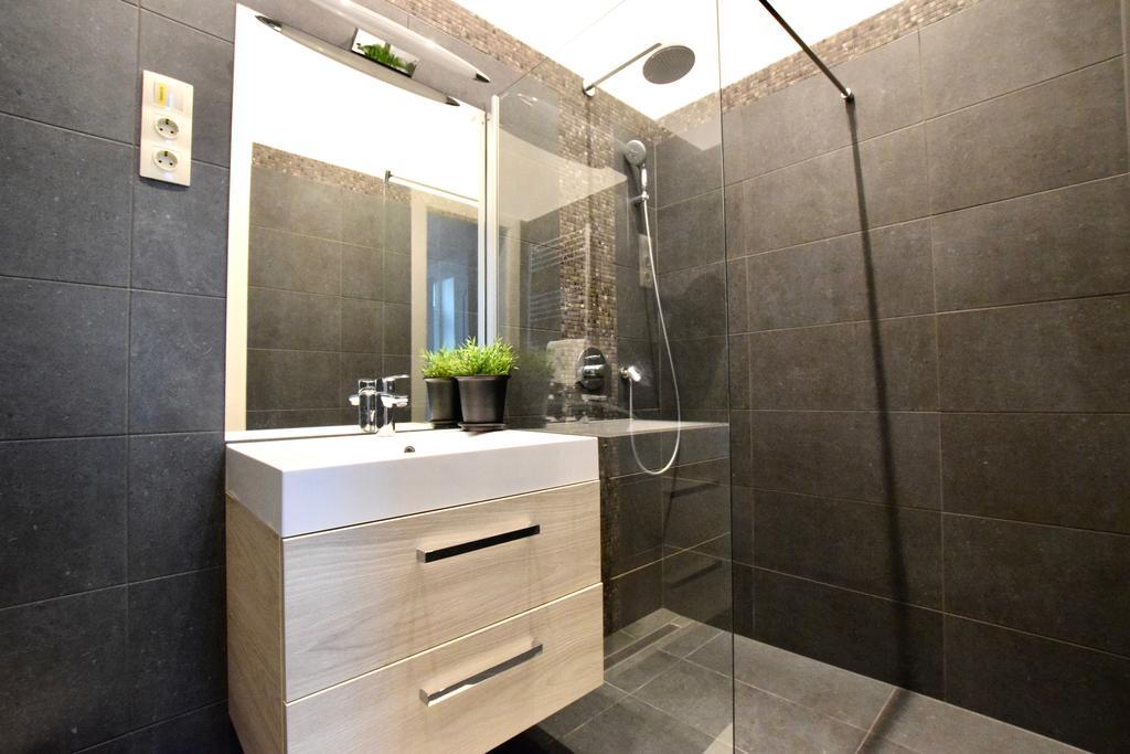 Luxury Apartment By Hi5 - Kiraly Street Suite บูดาเปสต์ ภายนอก รูปภาพ