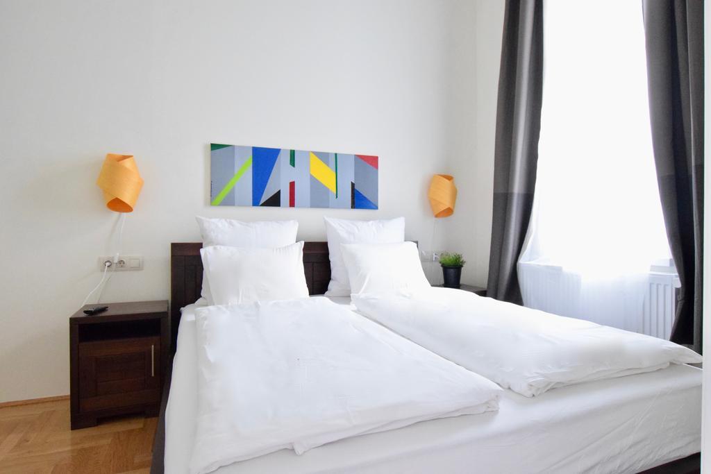 Luxury Apartment By Hi5 - Kiraly Street Suite บูดาเปสต์ ภายนอก รูปภาพ