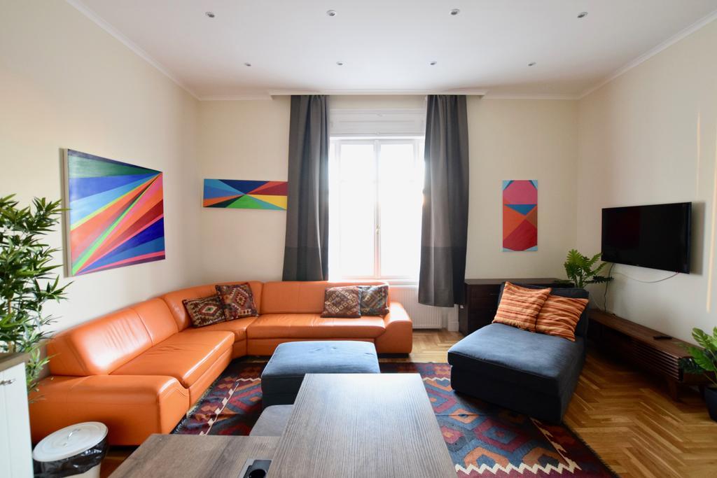 Luxury Apartment By Hi5 - Kiraly Street Suite บูดาเปสต์ ภายนอก รูปภาพ